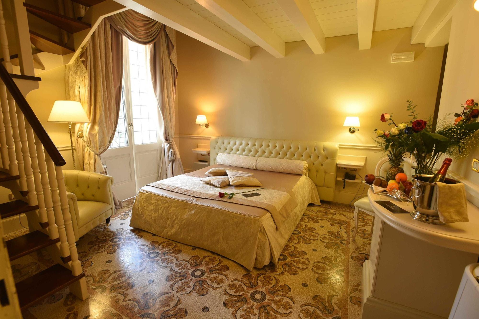 Hotel Santa Chiara
